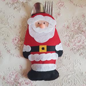 Kézzel készített mikulás alakú karácsonyi evőeszköztartó, tasak