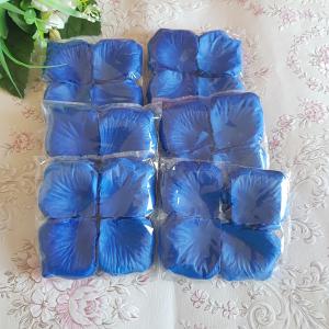 Királykék színű 100db-os textil virágszirom