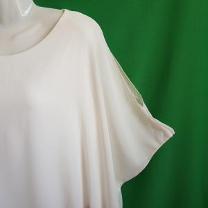 L-2XL-es fehér színű muszlinnal díszített, alkalmi ruha virágmintás szoknya résszel
