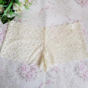 M-es / 38-40-es francia csipke bugyi