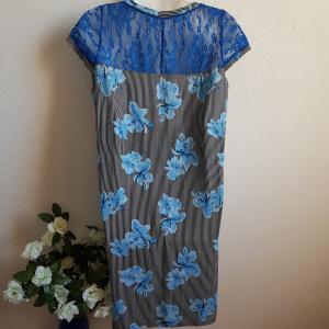 M-es egyedi készítésű, virág mintás, csipke díszes midi ruha