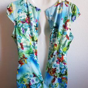 M-es virágmintás, karcsúsított, selyemruha, midi ruha