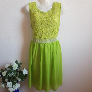 M-es zöldalma színű csipke díszes sifon alkalmi ruha