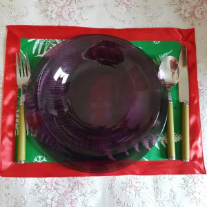 Manó mintás karácsonyi tányéralátét szatén széllel