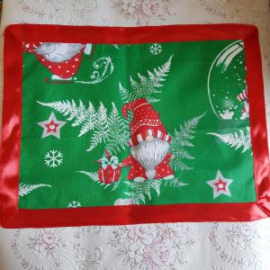 Manó mintás karácsonyi tányéralátét szatén széllel