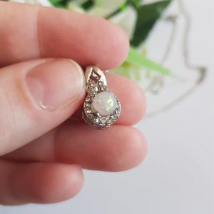 Opálköves, strasszköves medálos nyaklánc