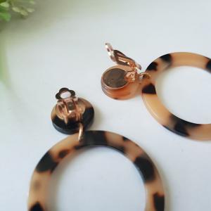 Párduc mintás, klipszes karika fülbevaló