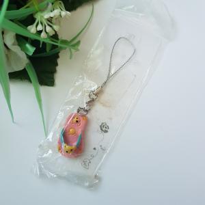 Rózsaszínű, maci díszes papucs alakú mobildísz, függődísz, táskadísz