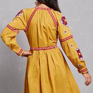 S-es hosszú ujjú, hímzett mustársárga ruha