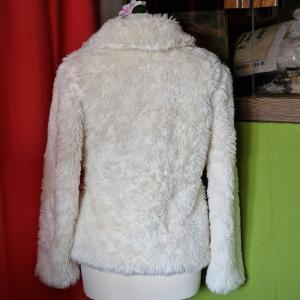 S-es Törtfehér színű menyasszonyi szőrme boleró, alkalmi kiskabát