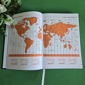 Sötétkék színű A5-ös méretű, 2026-os határidőnapló, naptár téphető sarokkal