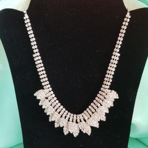 Strasszköves alkalmi nyaklánc