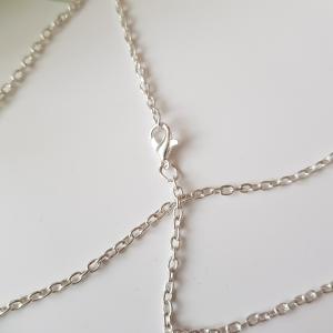 Strasszköves, kék gyöngyös, zöld köves virág alakú nyaklánc