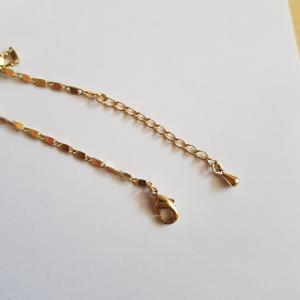 Strasszköves levél alakú medálos nyaklánc