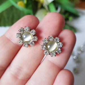 Strasszköves, macskaszemes ékszerszett: nyaklánc + fülbevaló