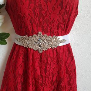 Strasszköves menyasszonyi öv, hófehér szatén öv