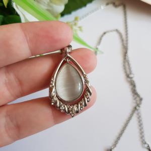 Strasszköves, opálköves csepp alakú aranyozott nyaklánc