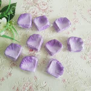 Színátmenetes levendula lila színű 100db-os textil virágszirom