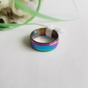 Szivárvány színű, süllyesztett szélű gyűrű