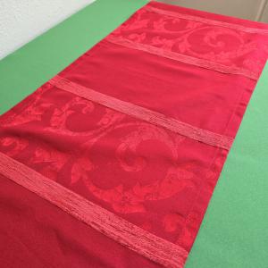 Vörös színű fényes mintás karácsonyi damaszt asztalközép, asztali futó, terítő