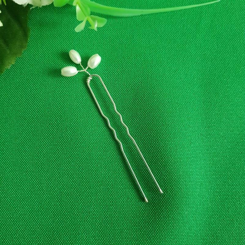 Fehér gyöngyös, 3 ágú menyasszonyi hajtű, drótos hajdísz