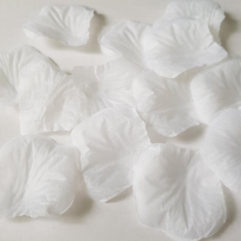 Fehér színű 100db-os textil virágszirom
