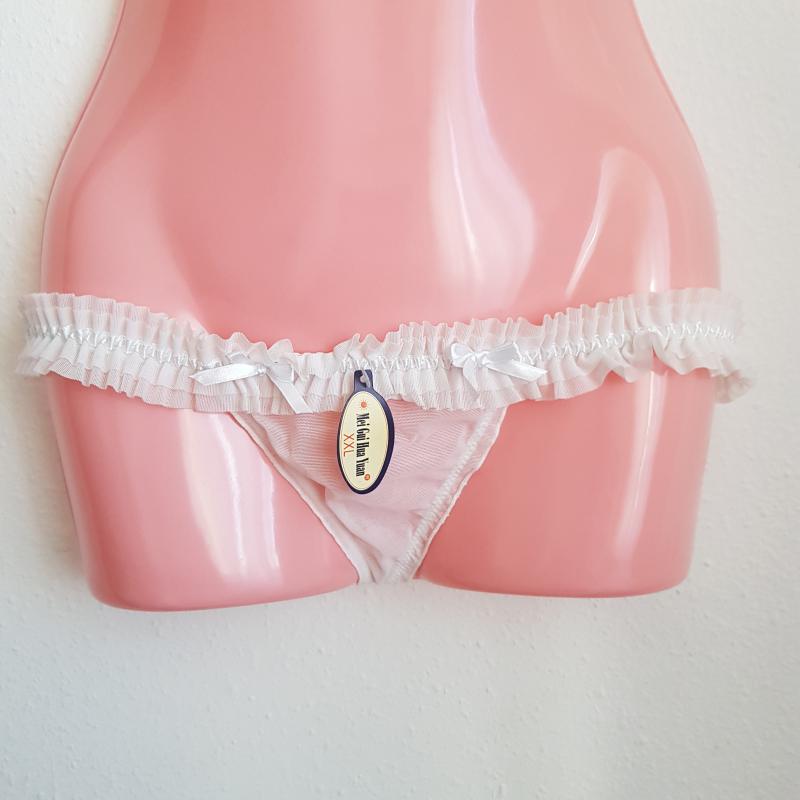 Fehér színű, fodros, masnis tanga bugyi