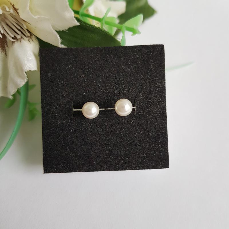 Fehér színű, mini gyöngyfülbevaló