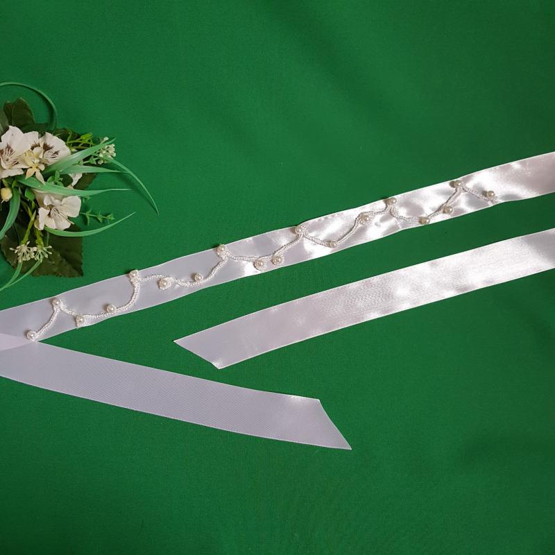 Gyöngyös, hímzett menyasszonyi öv, hófehér szatén öv