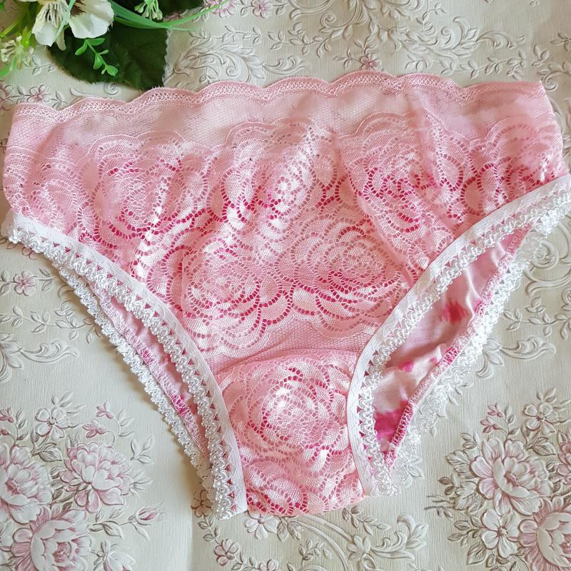 Hagyományos fazonú, rózsaszín, csipkés pamut bugyi