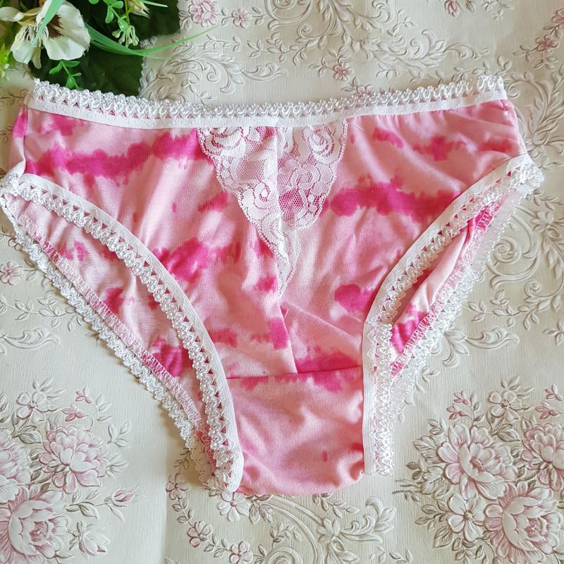 Hagyományos fazonú, rózsaszín, csipkés pamut bugyi