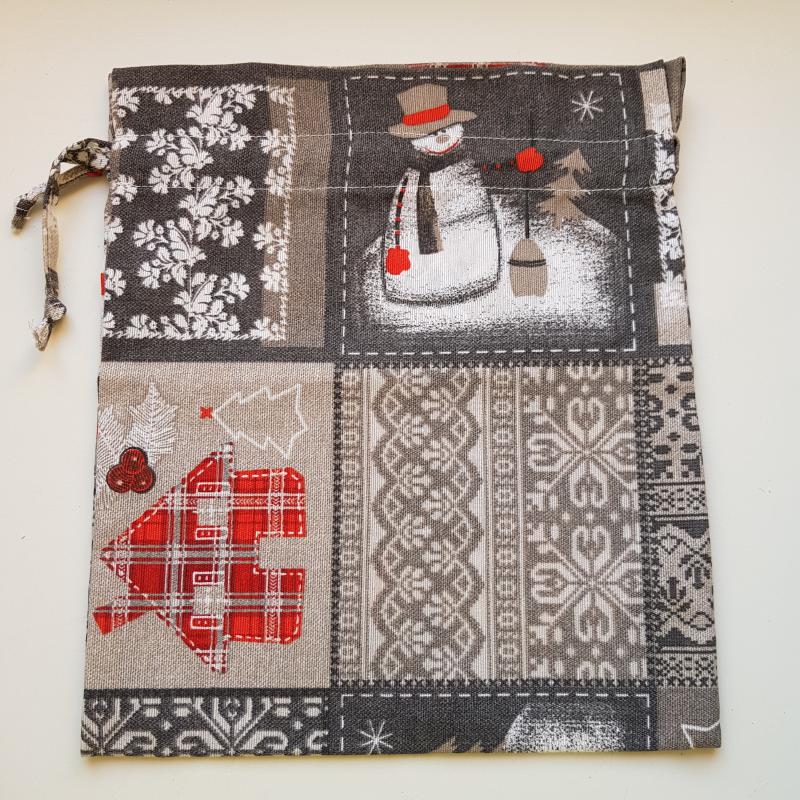 Hóember mintás szürke mikulás zsák, textil ajándéktasak