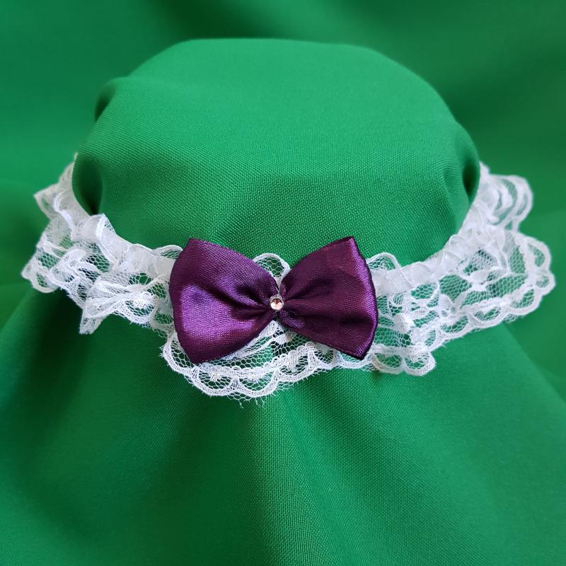 Hófehér csipkés, bordó masnis menyasszonyi harisnyakötő, combcsipke