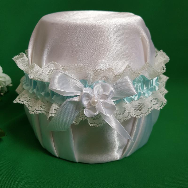 Hófehér csipkés, fehér masnis-virágos menyasszonyi harisnyakötő, combcsipke