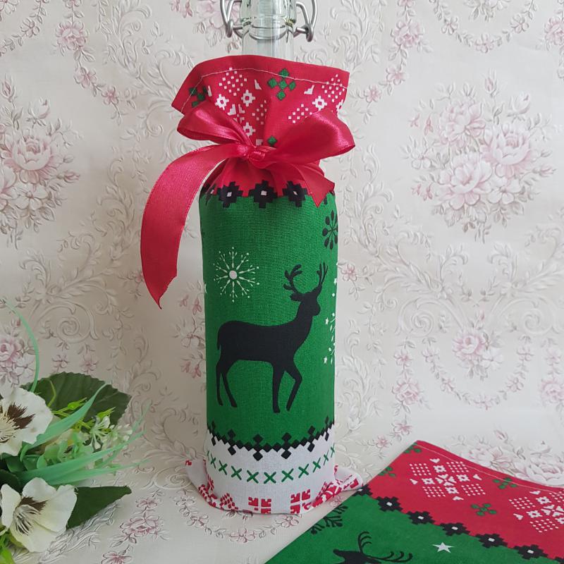 Karácsonyi, fenyőfa, rénszarvas mintás zsák, textil ajándéktasak borokhoz