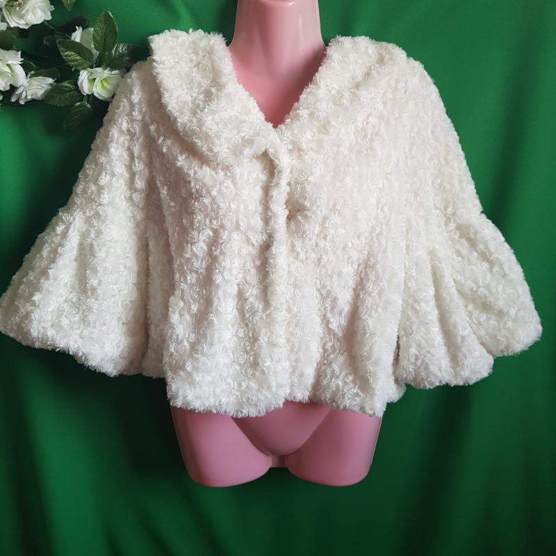 Kb. S-es Törtfehér, rózsa mintás menyasszonyi szőrme boleró, alkalmi kiskabát - 2, osztályú termék