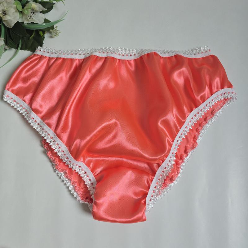 L-es / 46-os Hagyományos fazonú szatén bugyi – korall-fehér