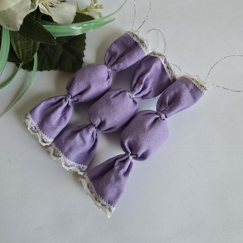 Lila színű textil szaloncukor, karácsonyfadísz, karácsonyi dekoráció