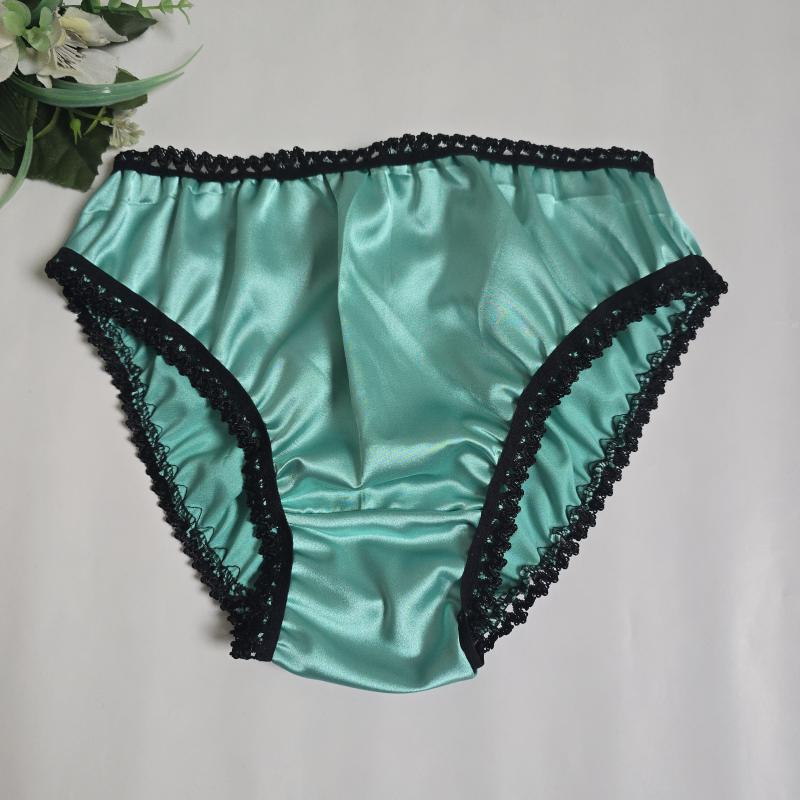 M-es / 42-es Hagyományos fazonú szatén bugyi – mentazöld-fekete