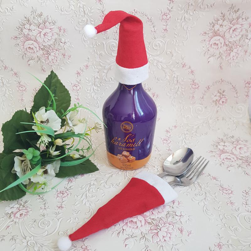 Mini mikulás sapka üvegekre / karácsonyi evőeszköztartó
