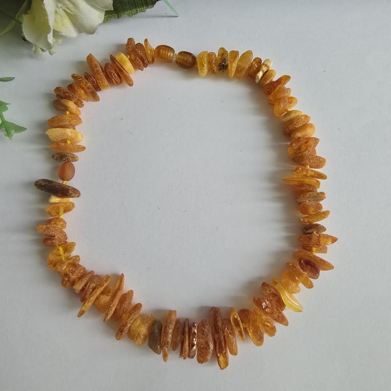 Retro csiszolatlan borostyán ihletésű gyerek nyaklánc