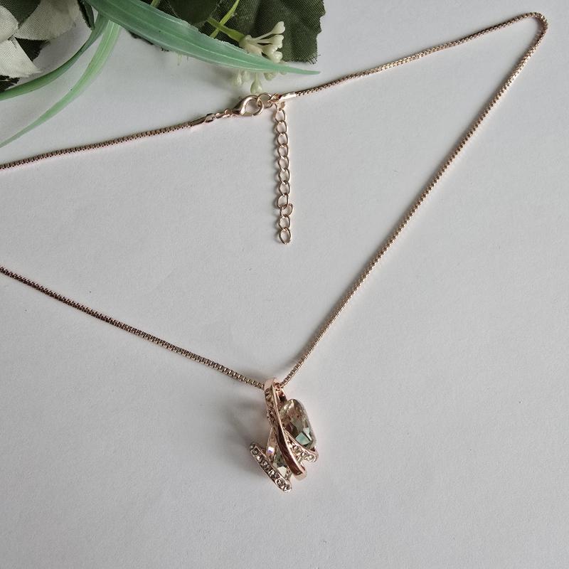 Rosegold színű, strasszköves nyaklánc