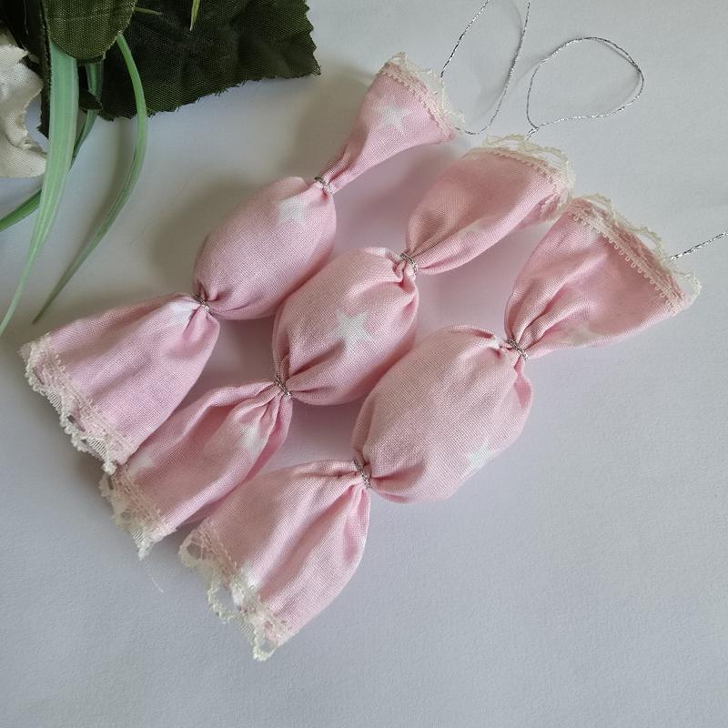 Rózsaszín alapon fehér csillag mintás textil szaloncukor, karácsonyfadísz, karácsonyi dekoráció