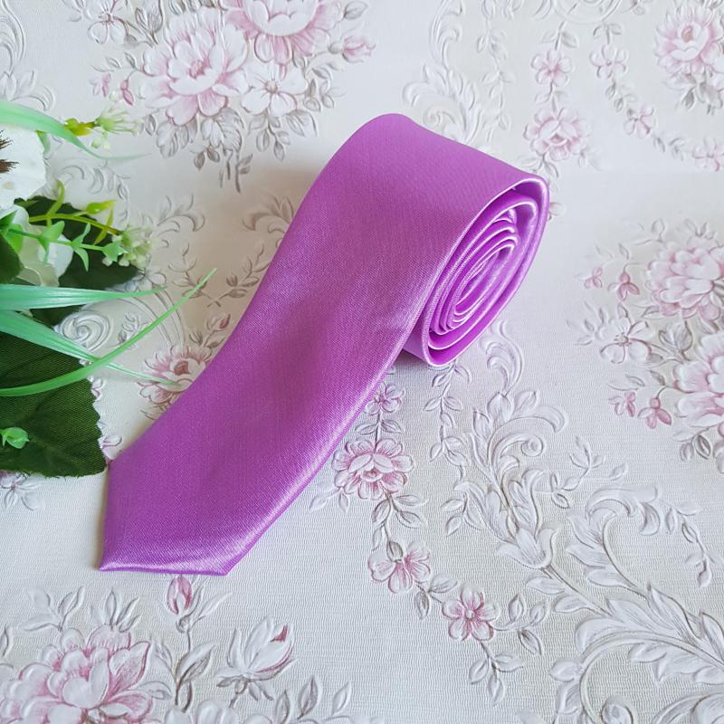 Rózsaszínes lila színű vékonyított szatén nyakkendő, slim nyakkendő