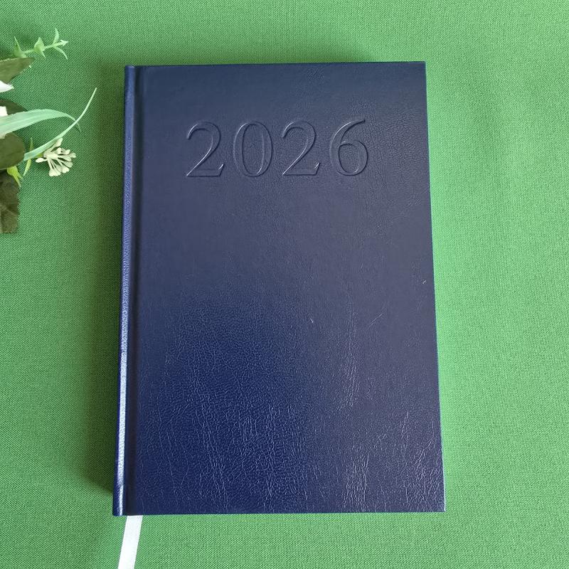 Sötétkék színű A5-ös méretű, 2026-os határidőnapló, naptár téphető sarokkal