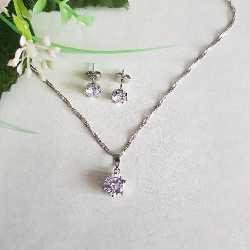 Strasszköves ékszerszett: nyaklánc + fülbevaló