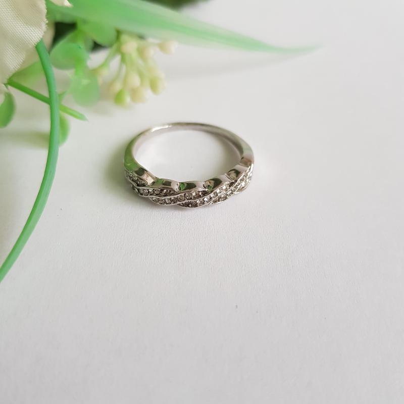 Strasszköves, hullám mintás gyűrű