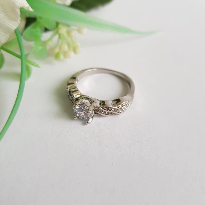 Strasszköves, hullám mintás gyűrű