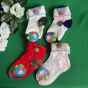 20-21-es méretű, pillangó díszes baba zokni