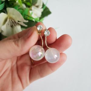 AB színű óriás gyöngyös, apró strasszköves fülbevaló